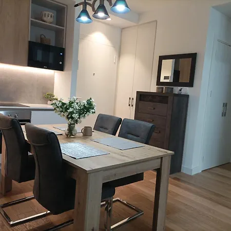 Apartment 1 Na Vodi Molim Pozovite Oko Informacija O Prijavljivanju *